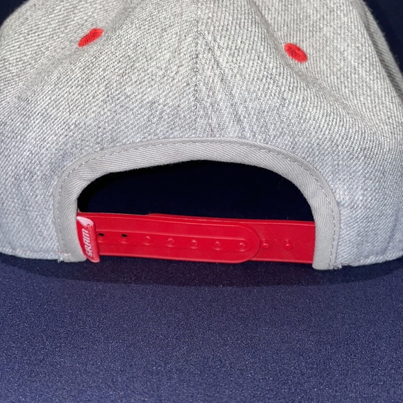 SRAM Grey and Red Cycling Gear Patch Cap Hat Trucker Snapback - Picture 3 of 5